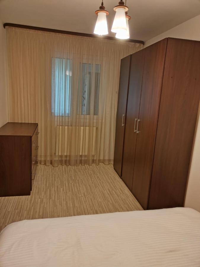 Chic Apartment 皮特什蒂 外观 照片